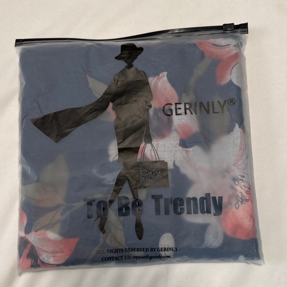 Gerinly Scarf Wrap Lightweight Blue Floral Brand New